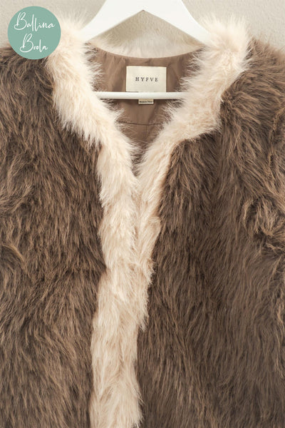 Sweater café con crema