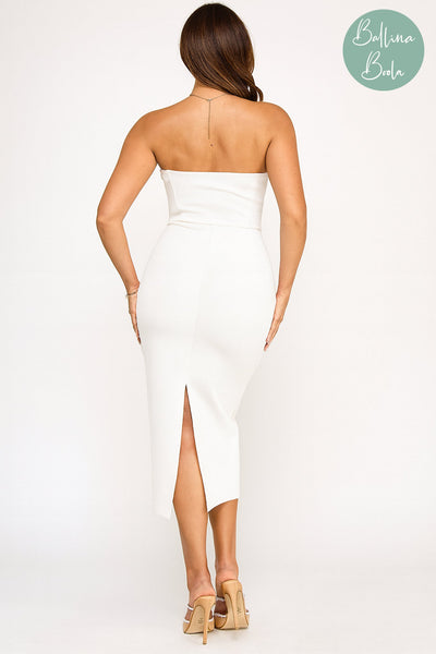 Vestido blanco strapless al cuerpo
