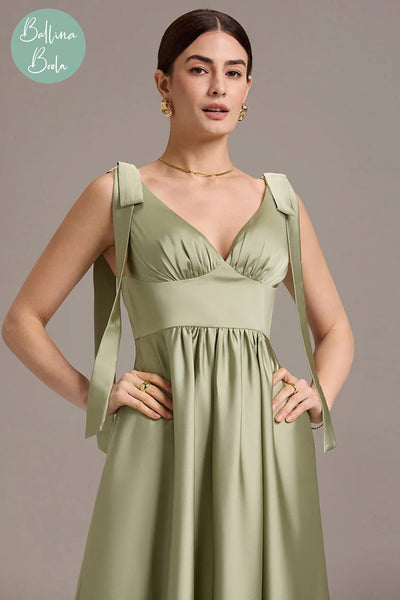 Vestido verde sage de satin midi