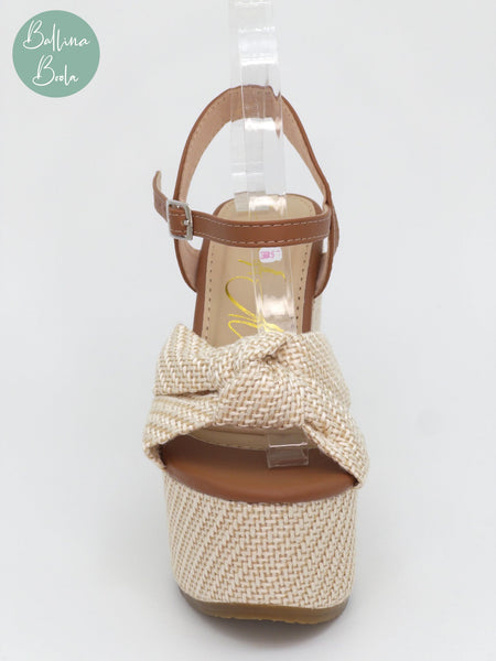 Sandalia de plataforma beige