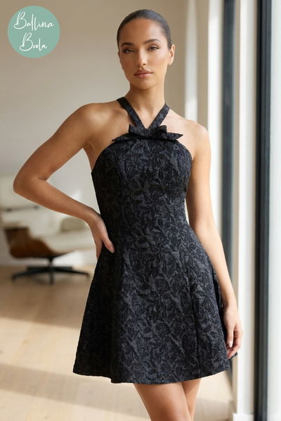 Vestido negro corto textura