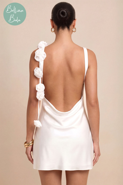 Vestido blanco corto con flores