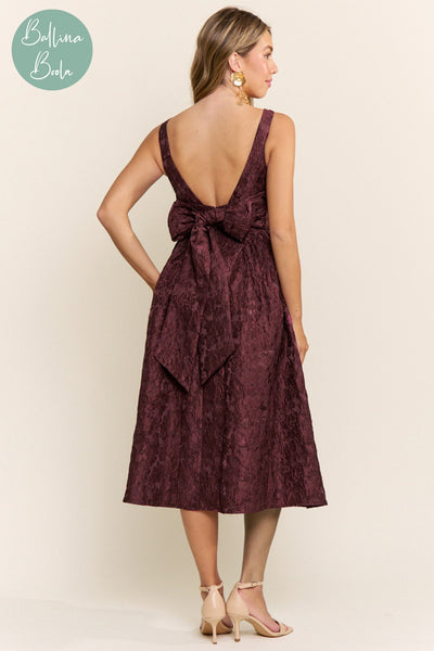 Vestido vino midi con textura