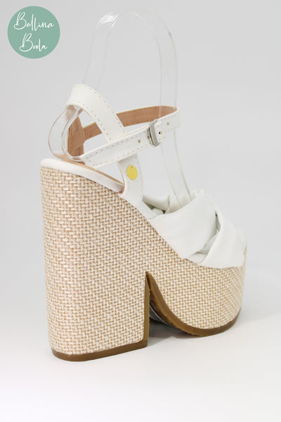 Sandalia de plataforma blanca