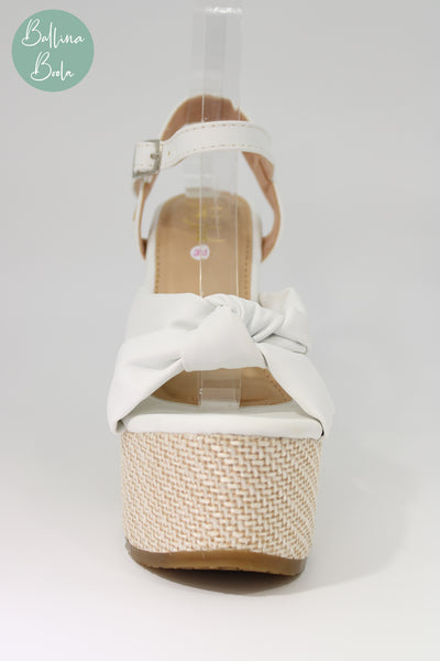 Sandalia de plataforma blanca