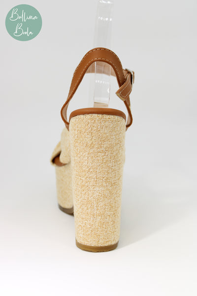 Sandalia de plataforma beige