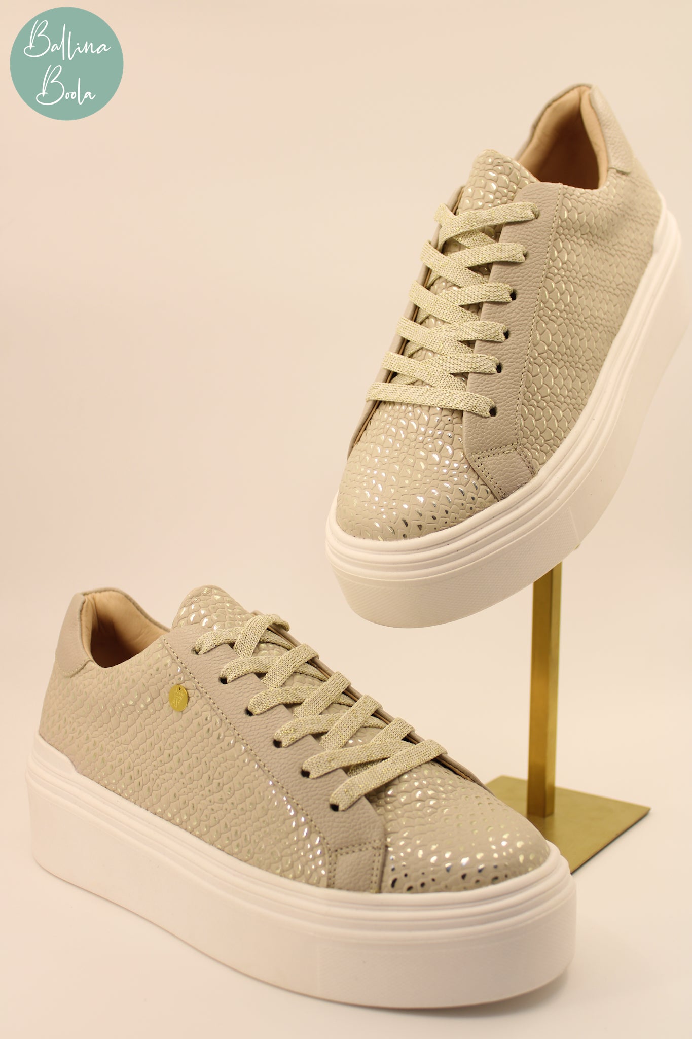 Tennis paris chic de cuero latte