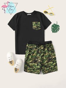 Juego de camisa y shorts camo para niño